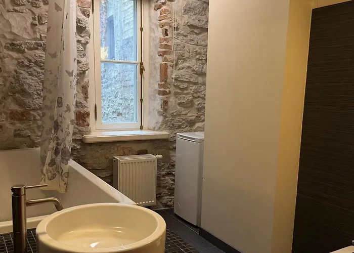 Διαμέρισμα Cozy Loft In The Heart Of Old Town