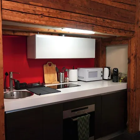 Апартаменты Cozy Loft In The Heart Of Old Town